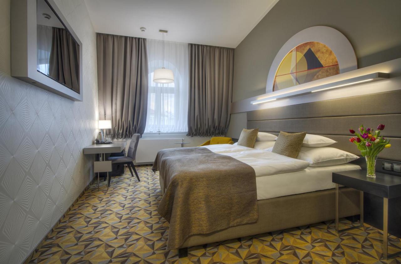 Hotel Essence Прага Екстериор снимка