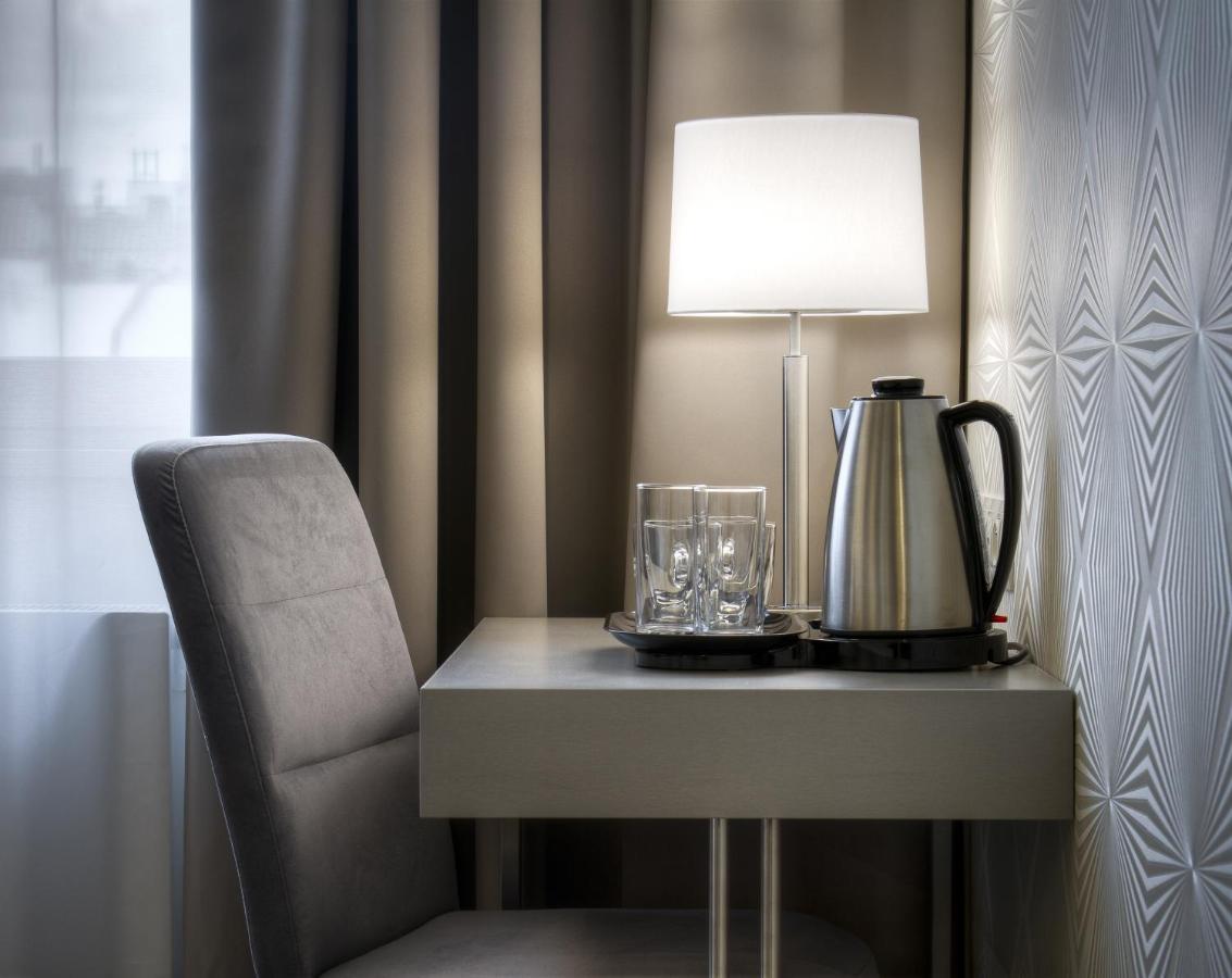 Hotel Essence Прага Екстериор снимка
