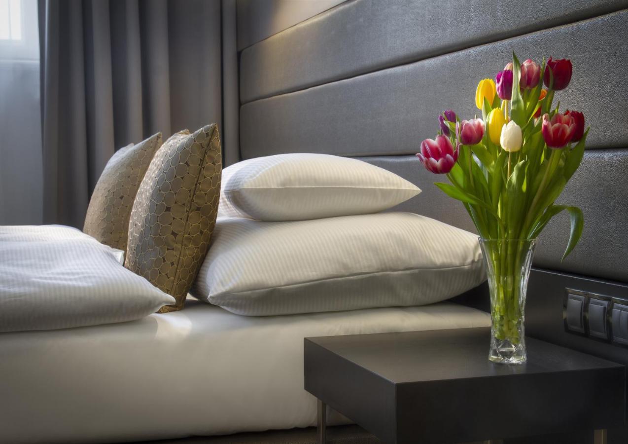 Hotel Essence Прага Екстериор снимка